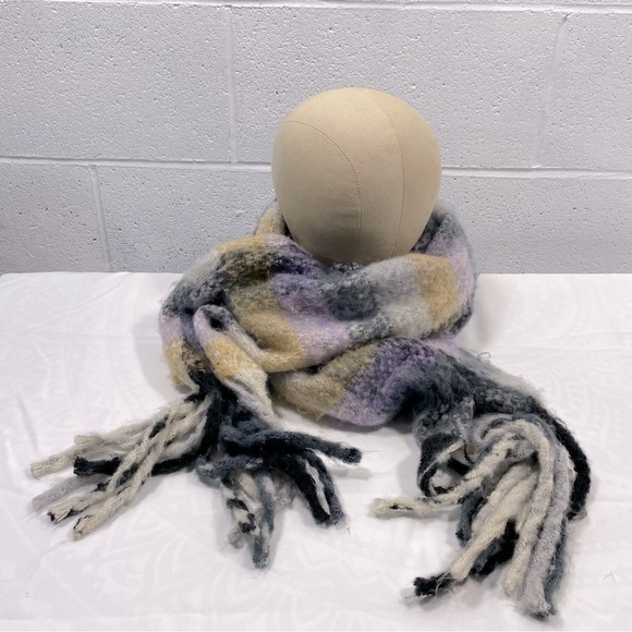 Accessories - Oversized, super soft, pastel coloured scarf​​​​​​​​​